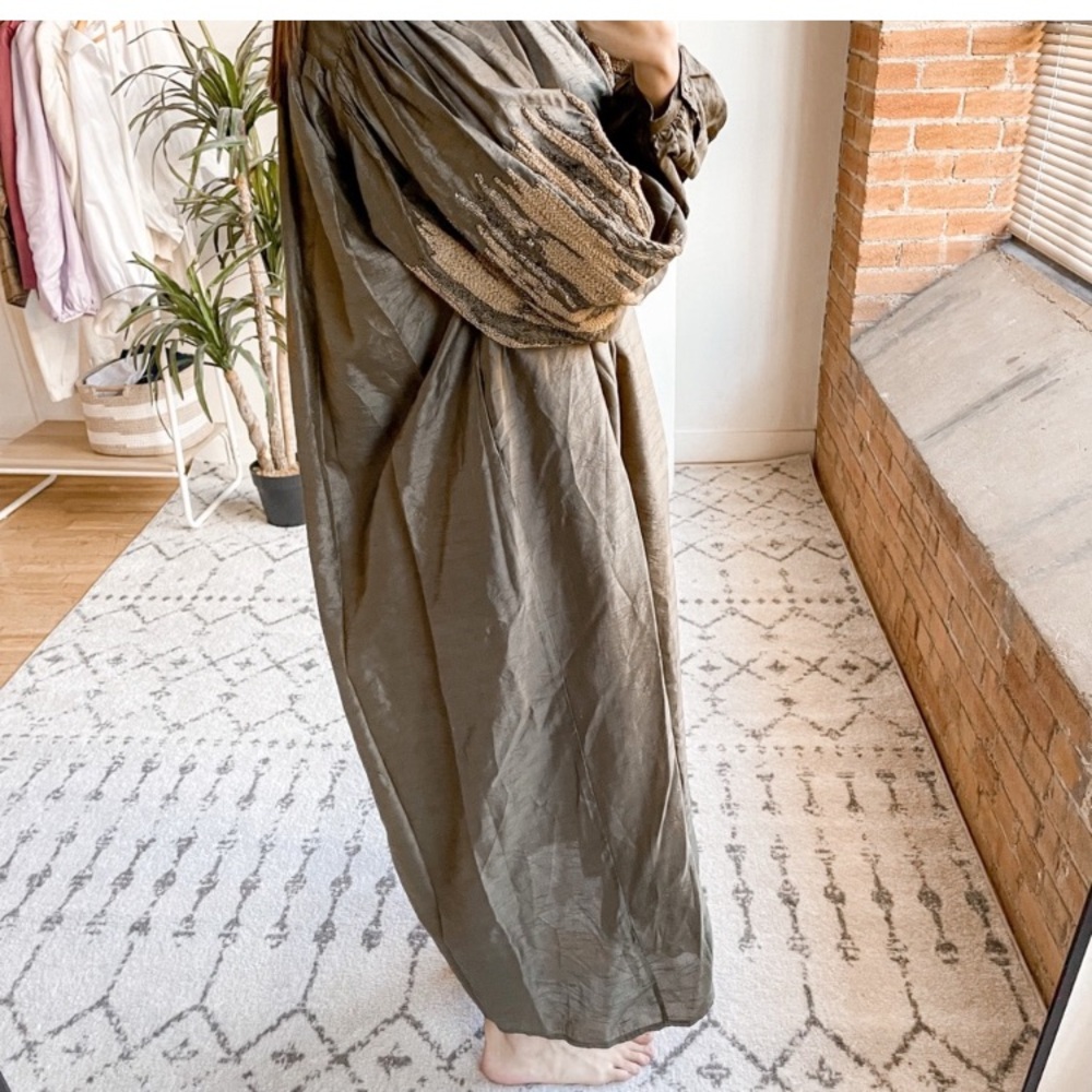 V. De. Vinster Embroidered Balloon Sleeve Maxi Dress Khaki - Picture 3 of 6